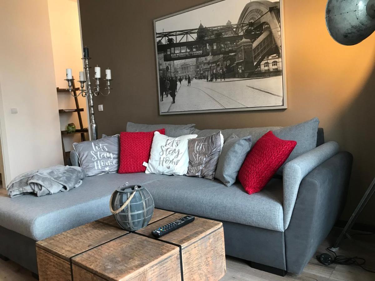 Stadthaus Artur - Apartment Madrid Remscheid Bagian luar foto