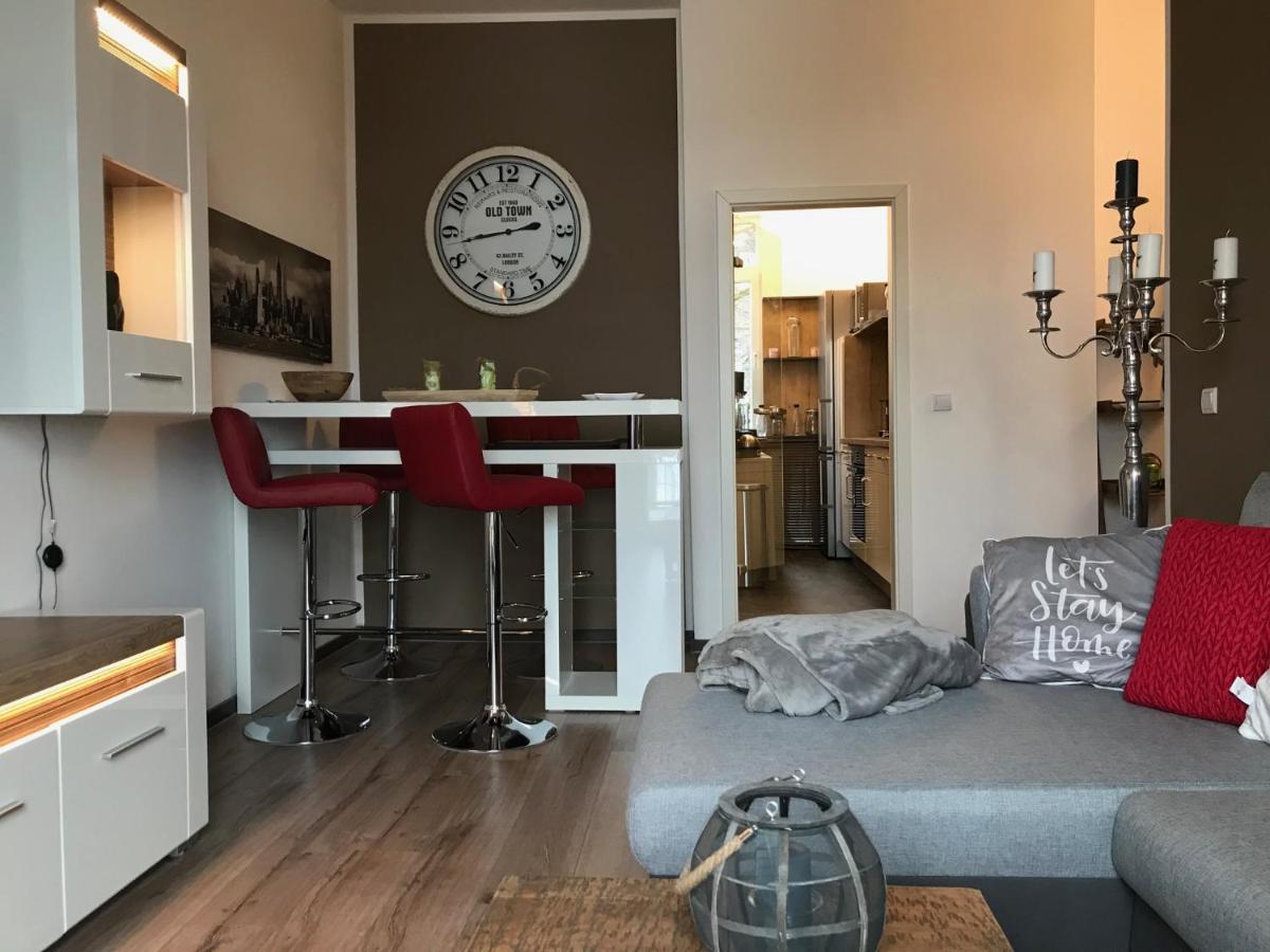 Stadthaus Artur - Apartment Madrid Remscheid Bagian luar foto